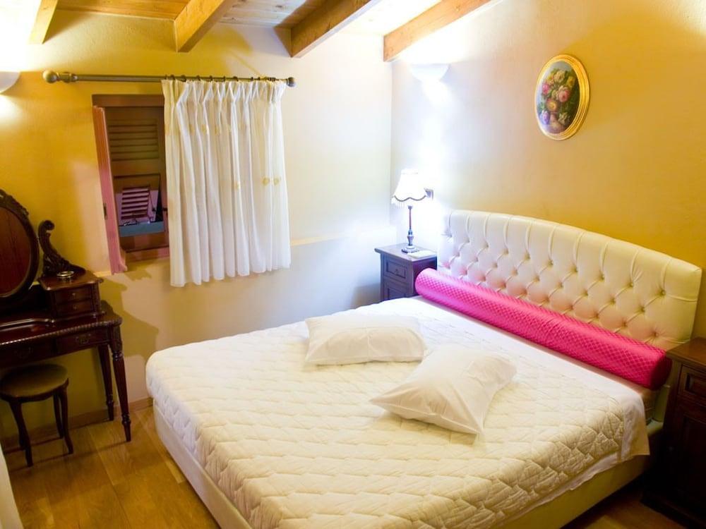 Kyveli Suites Nafplio Ngoại thất bức ảnh