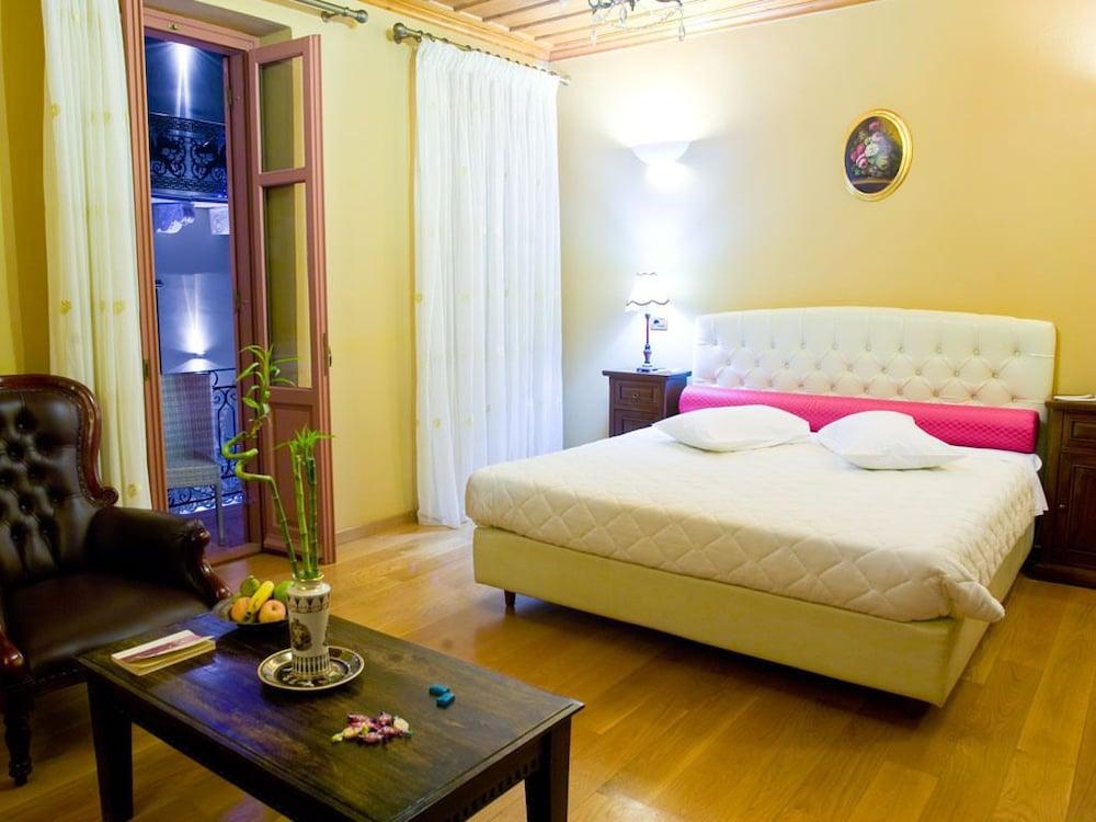 Kyveli Suites Nafplio Ngoại thất bức ảnh