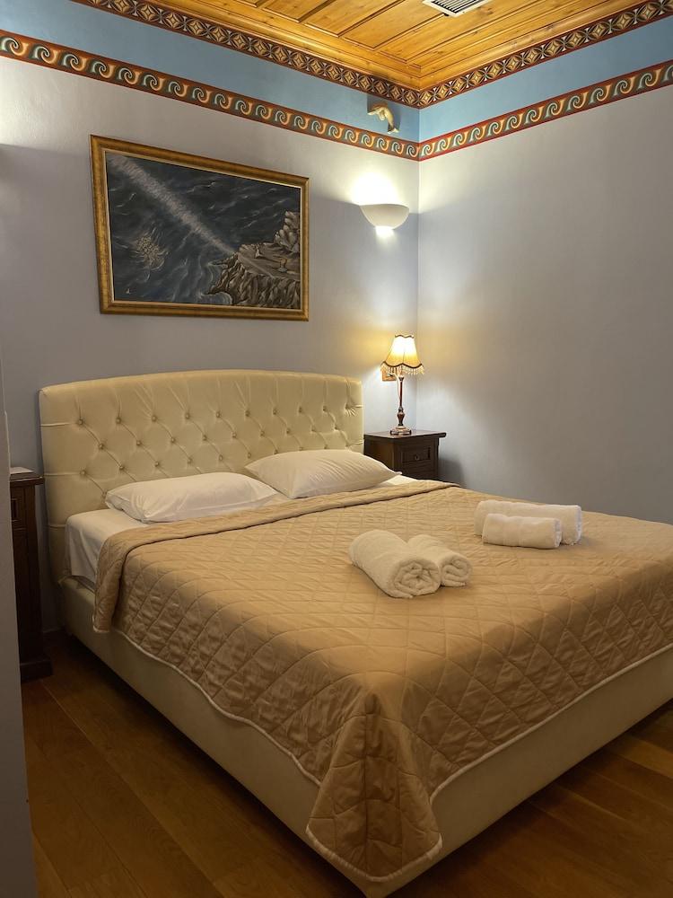 Kyveli Suites Nafplio Ngoại thất bức ảnh